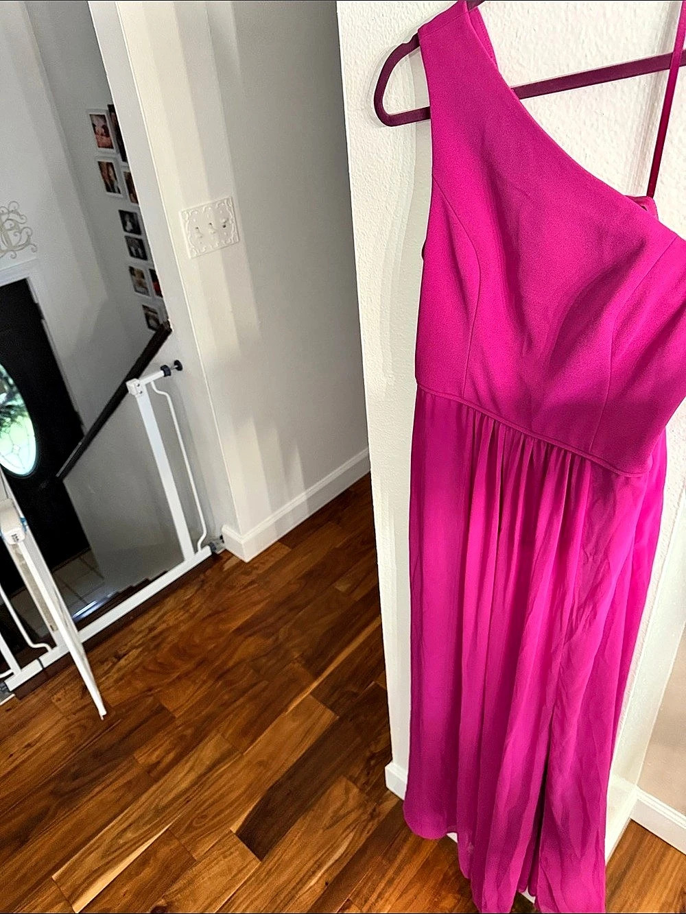 Adrianna Papell One-Shoulder Crepe Gown
Fuchsia Size 10